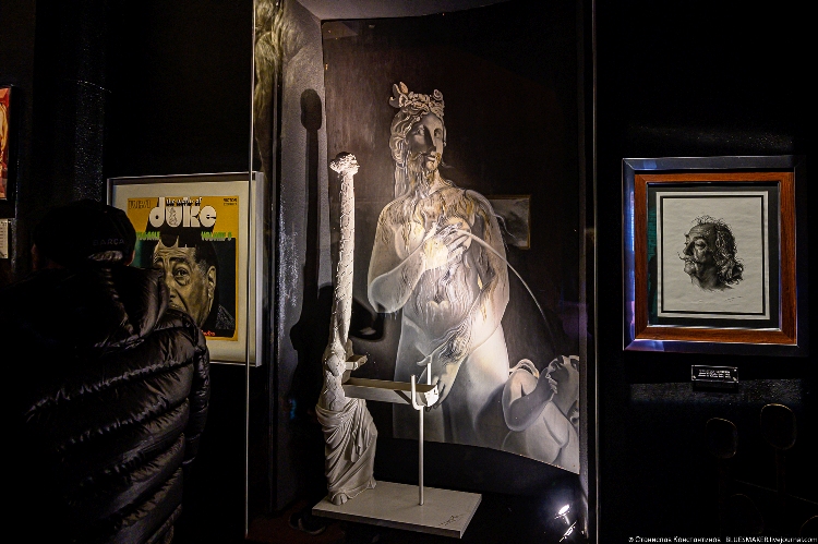 Сальвадо́р