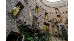 Сальвадо́р